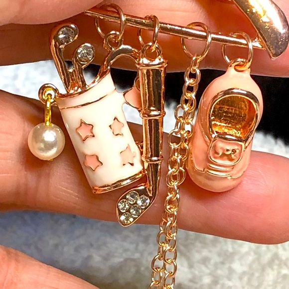 Ladies golf pin -club and bag -fun-new - Picture 1 of 6